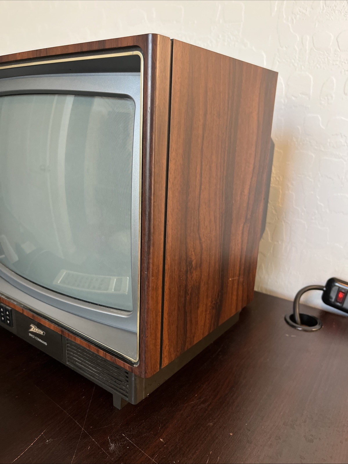 Zenith Space Command Color CRT TV SE1315W 13″ Color Retro Gaming Wood Grain