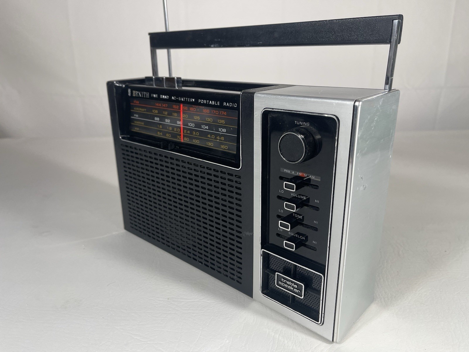 Zenith RF88Y Vintage Five Band AC-Battery Portable Radio Clean, Working *Read*