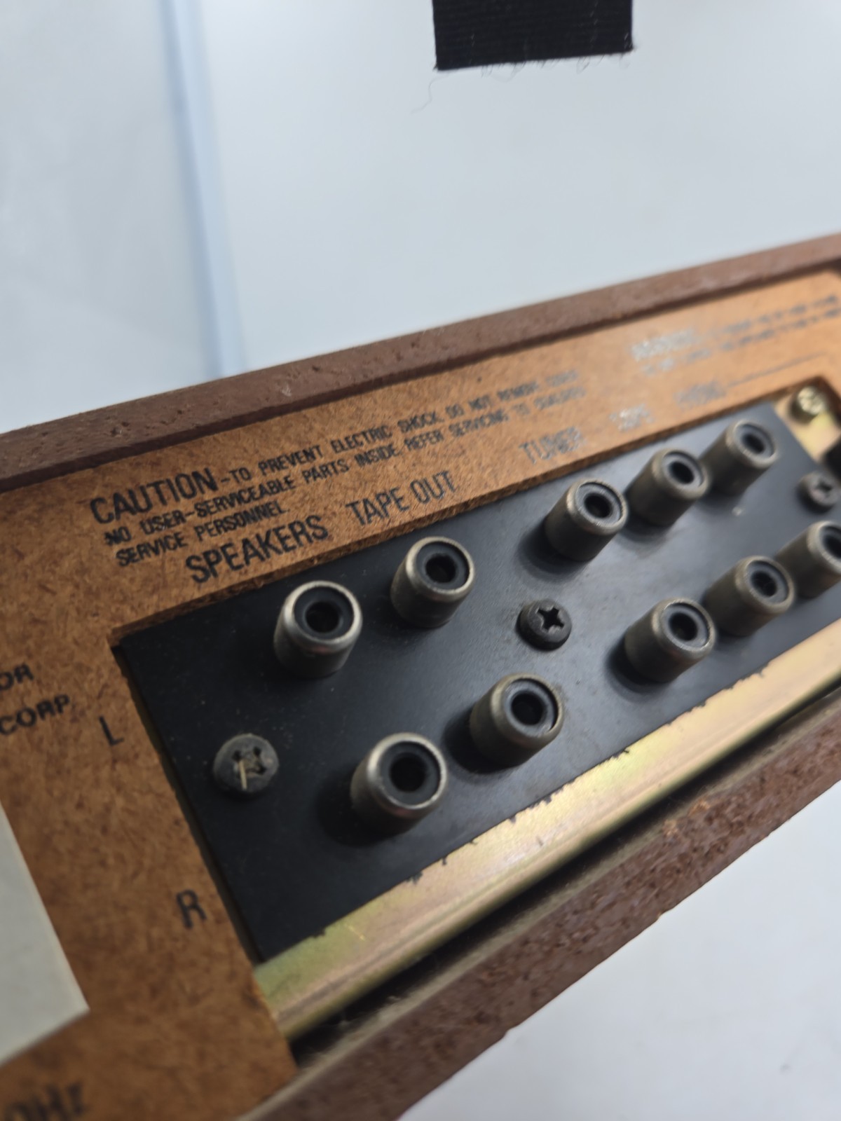 Vintage Realistic SA-102 Integrated Stereo Amplifier Amp Powers On