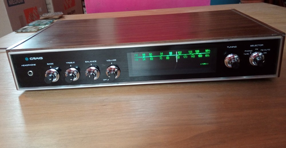Vintage Craig 1505 AM/FM Stereo Receiver Working but Needs Repair on Audio Chann