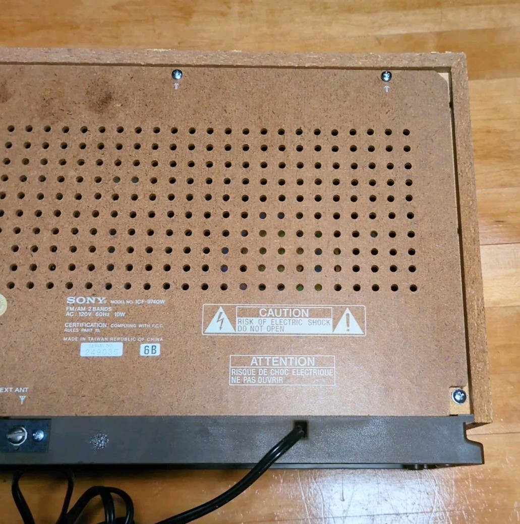 Sony AM/FM Tabletop Radio 2 Bands Woodgrain ICF-9740W Tested *READ