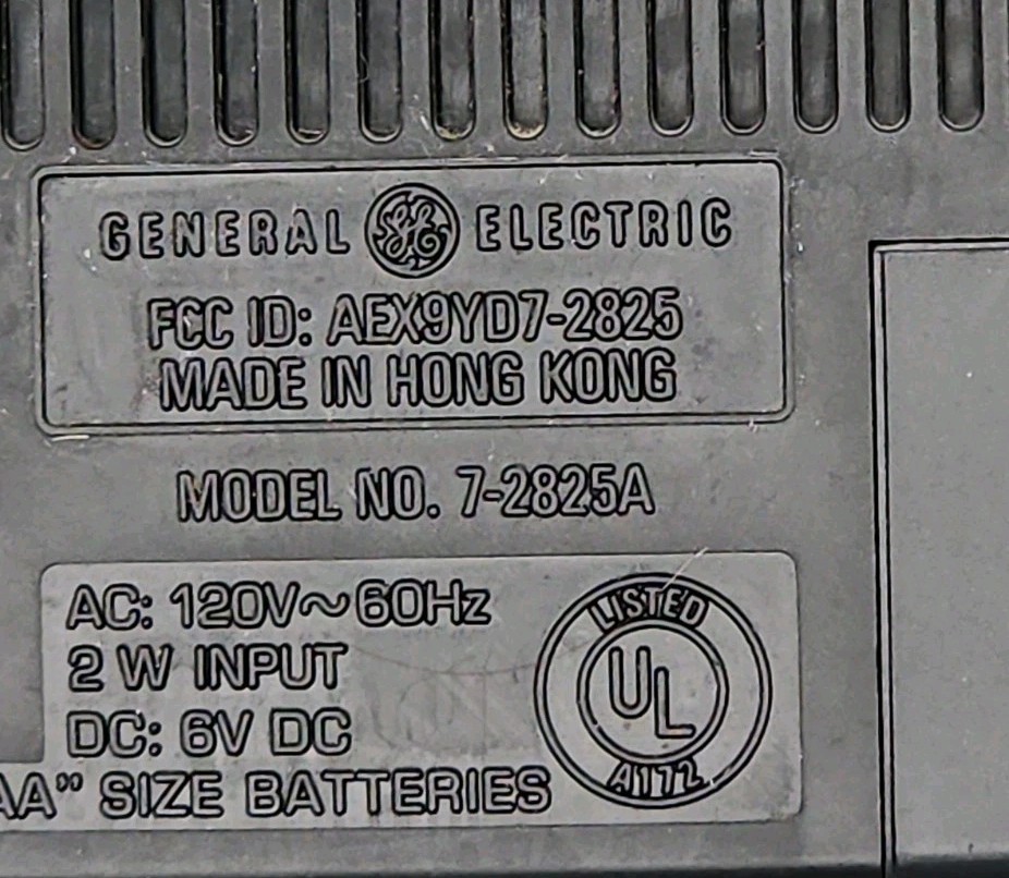 Portable Radio AM FM General Electric Solid State Two-Way Power 7-2825A Tested