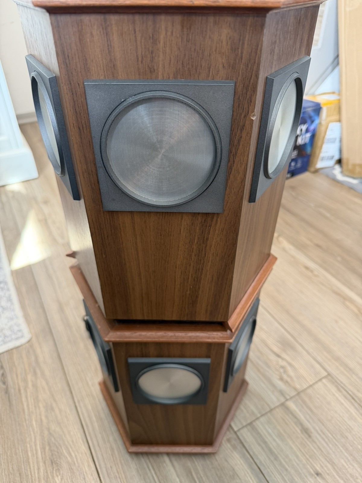 Akai Omnidirectional 6 Speaker System
