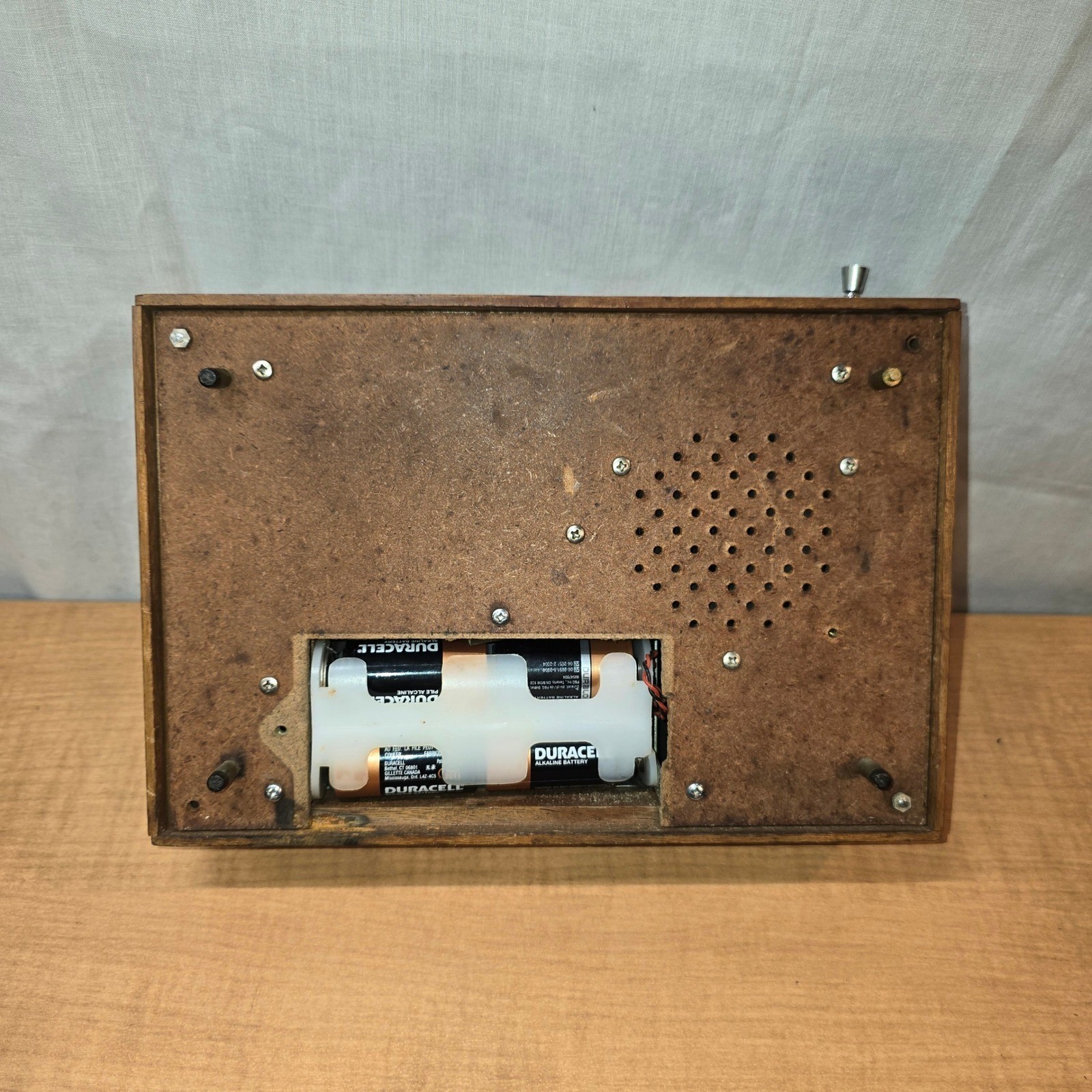 Vintage AM/FM Transistor Radio Remembrance MCM 10″x7″ Woodgrain