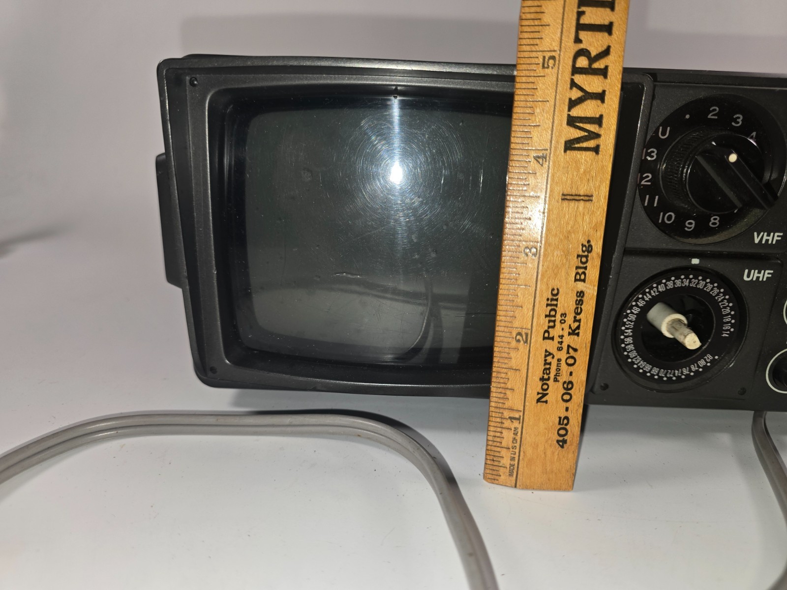 Daytron DT-505 Portable Black & White TV – 5″ Screen – VHF/UHF – Tested