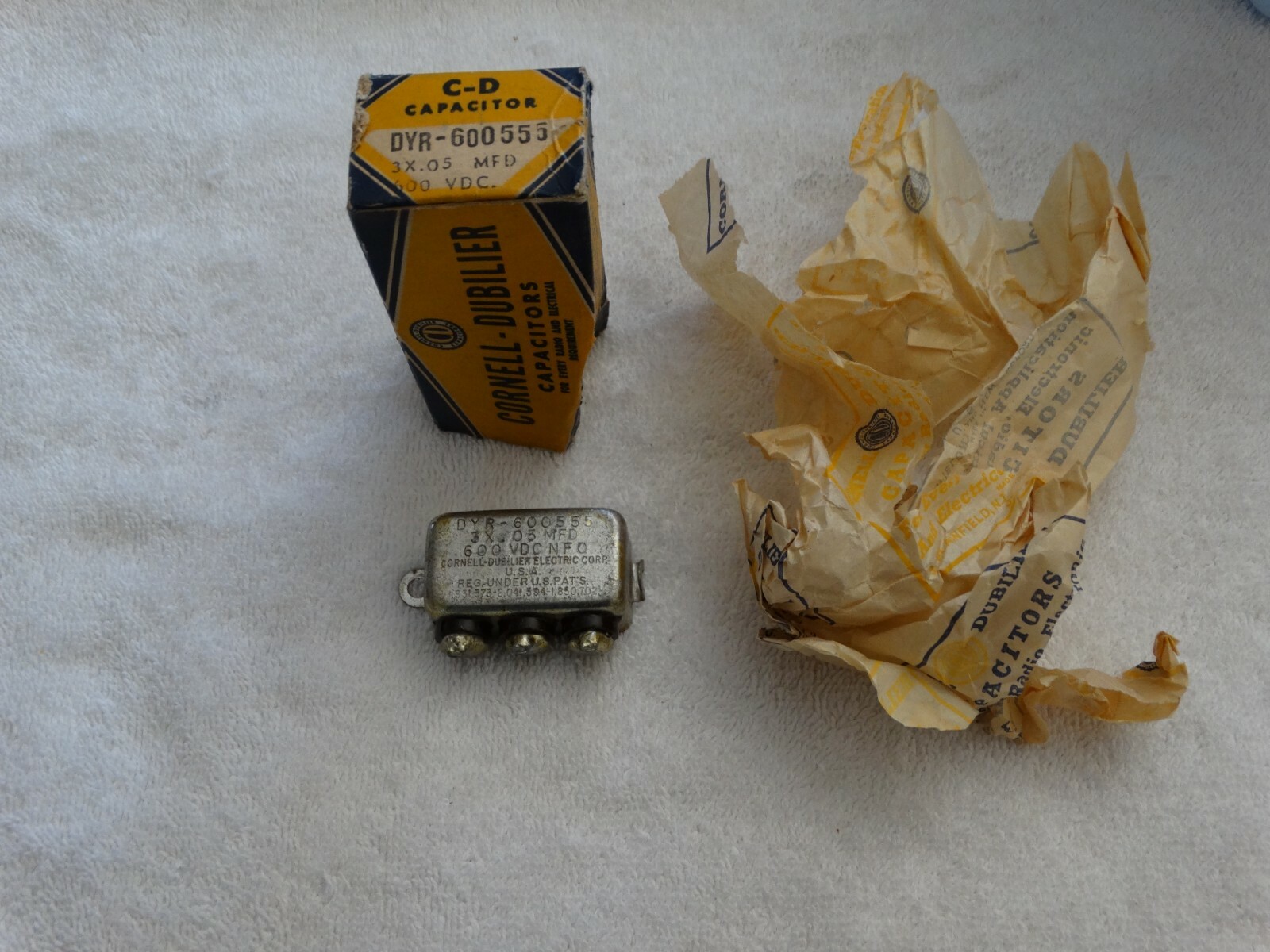1 – Cornell Dubilier(Bath Tub) Capacitor 3 x.05 mfd 600-VDC *NOS*NIB*