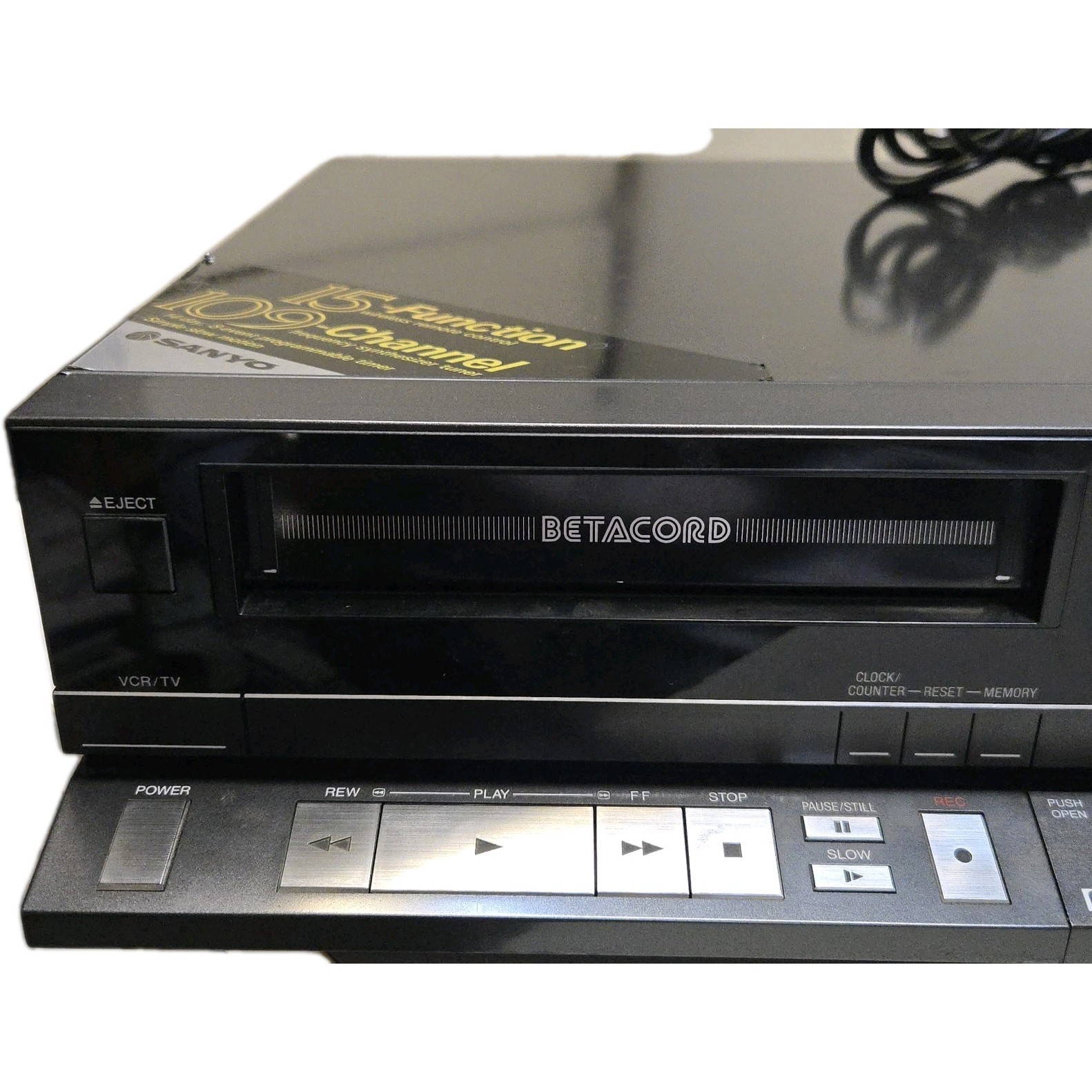 SANYO VCR 4035 Betacord Beta Video Player/ Recorder W/ Remote. See Discription.