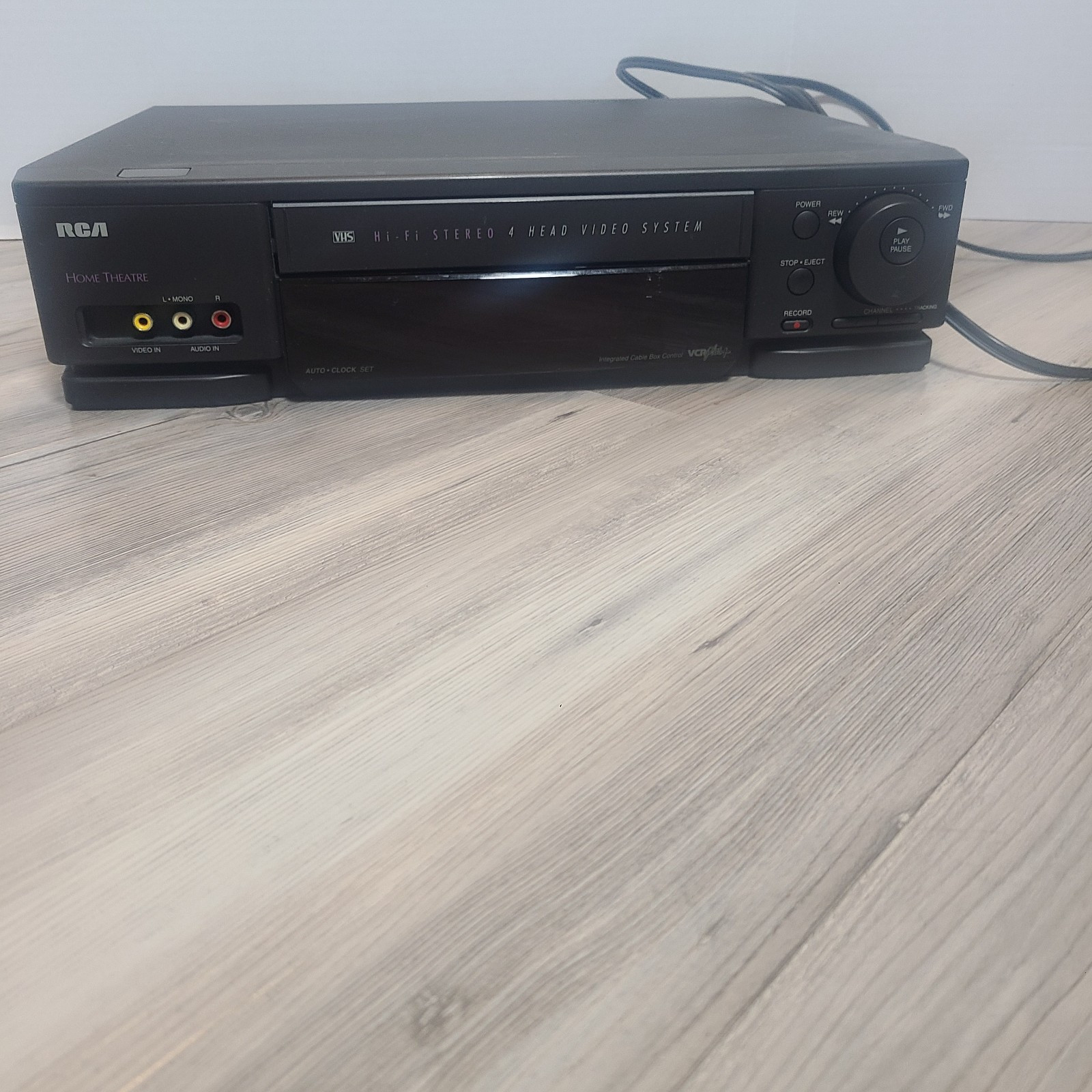 VCR Tape Player RCA VR677HF VHS -AS IS- For Parts/Repair