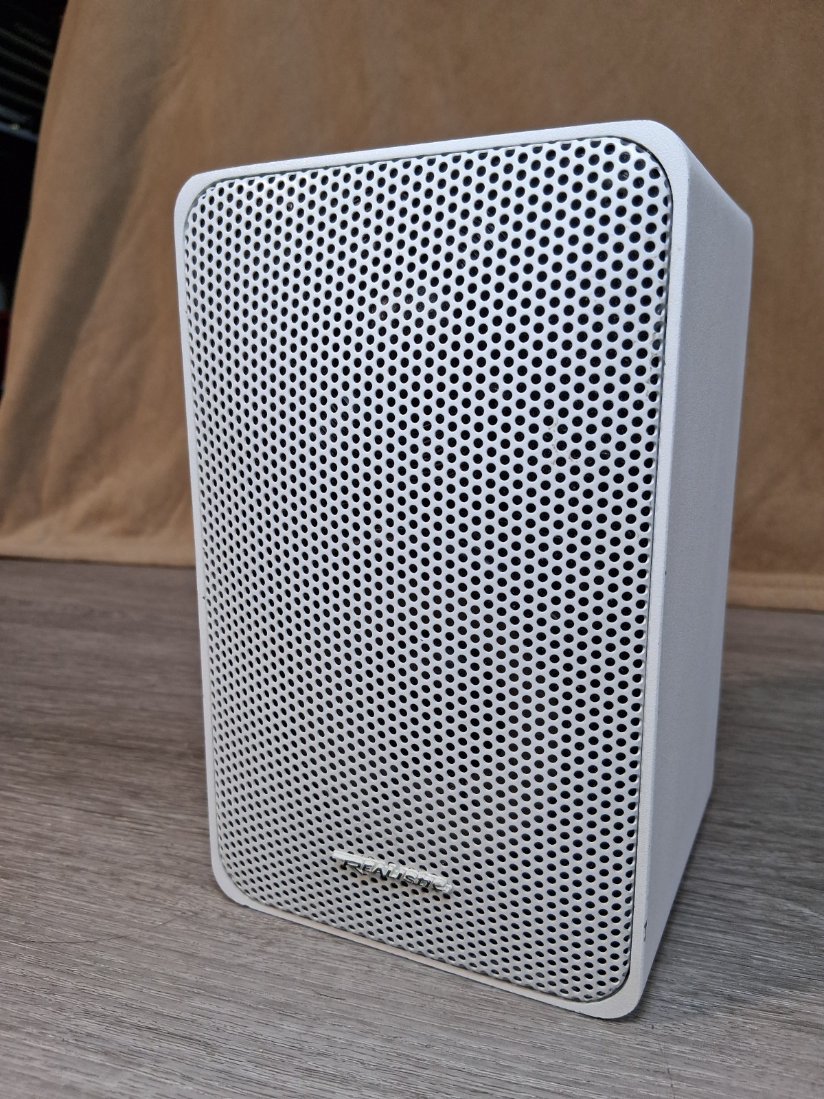 Realistic/Radio Shack White Minimus-7 Speaker Replacement (Cat.# 40-2045) (1 pc)