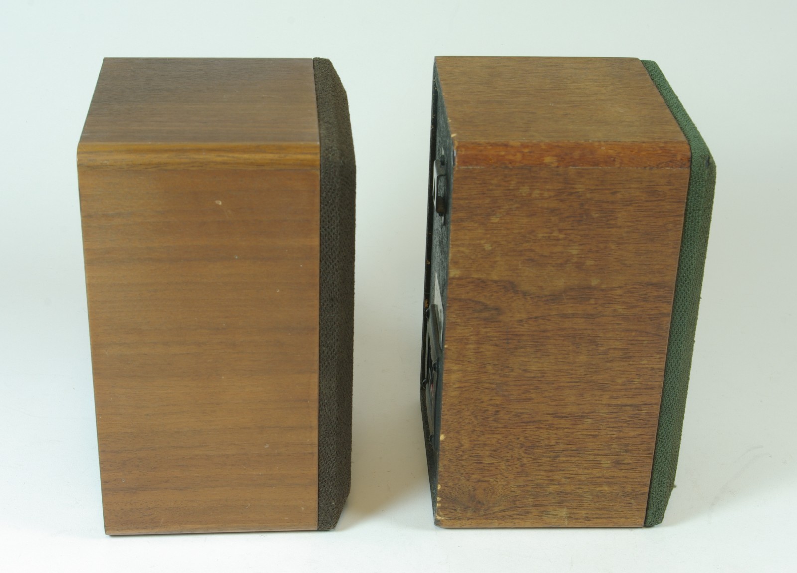 Vintage Realistic Minimus 7W Speakers Pair Walnut Wood 8 Ohms 40W Working Fine