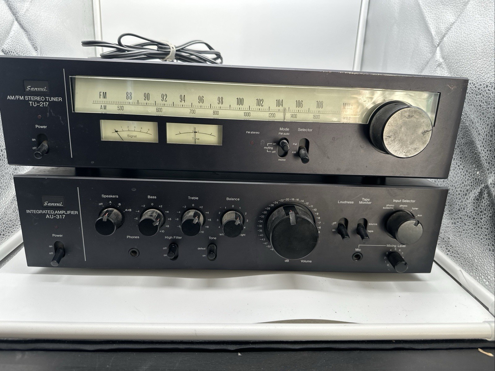 Sansui AU-317 Stereo Integrated amp + TU-217 tuner both Units Work.