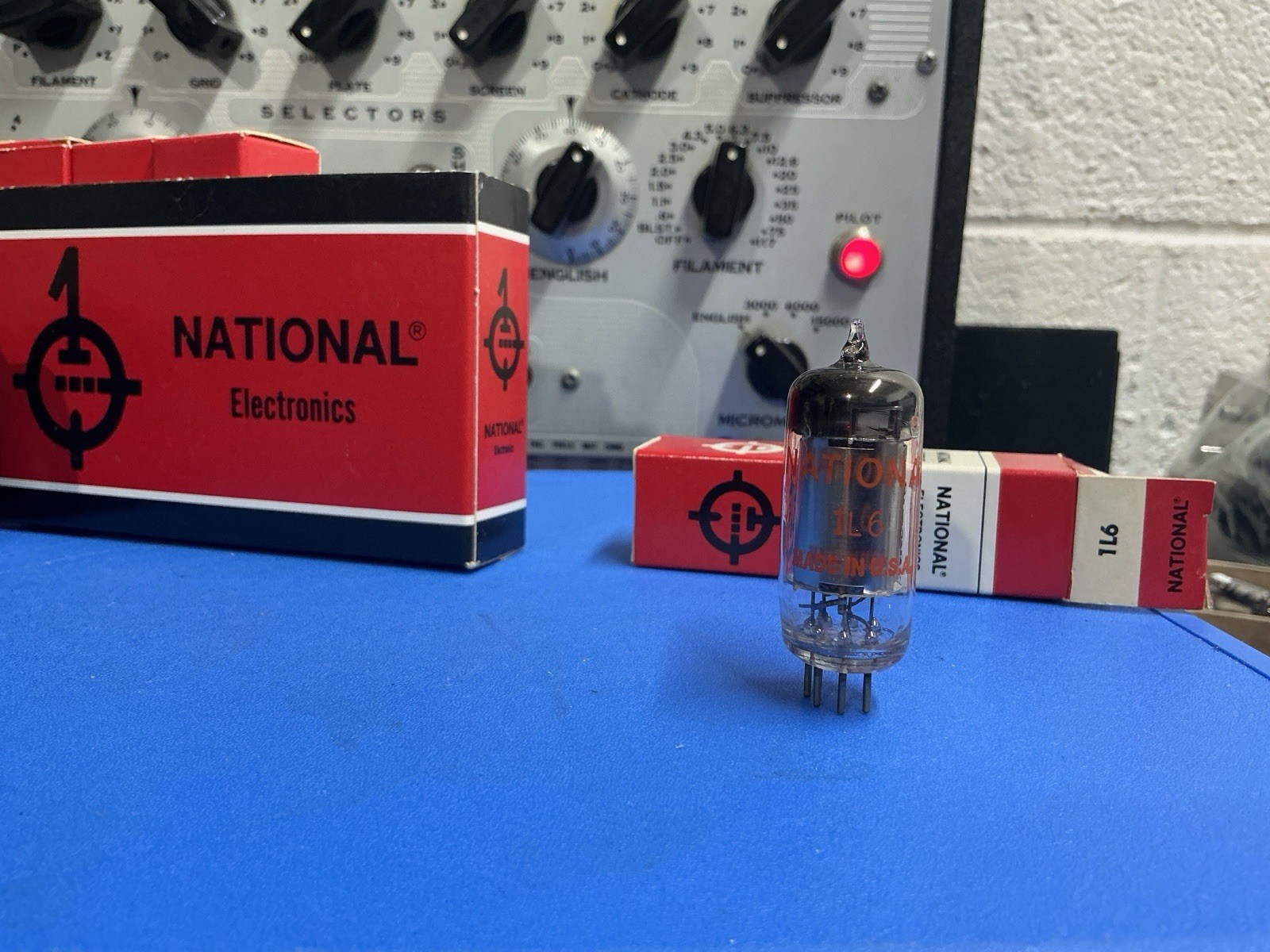 NEW OLD STOCK NATIONAL 1L6 VACUUM TUBE – MADE IN USA – IN BOX – TESTED