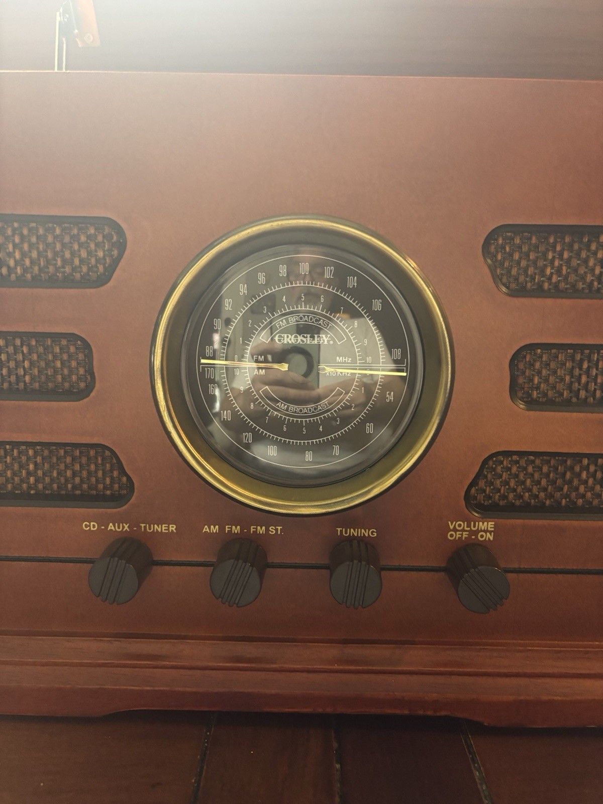 Crossley Stereo Model: CR19CD. FM 88. AM 525. Hidden CD PLAYER BRAND NEW IN BOX