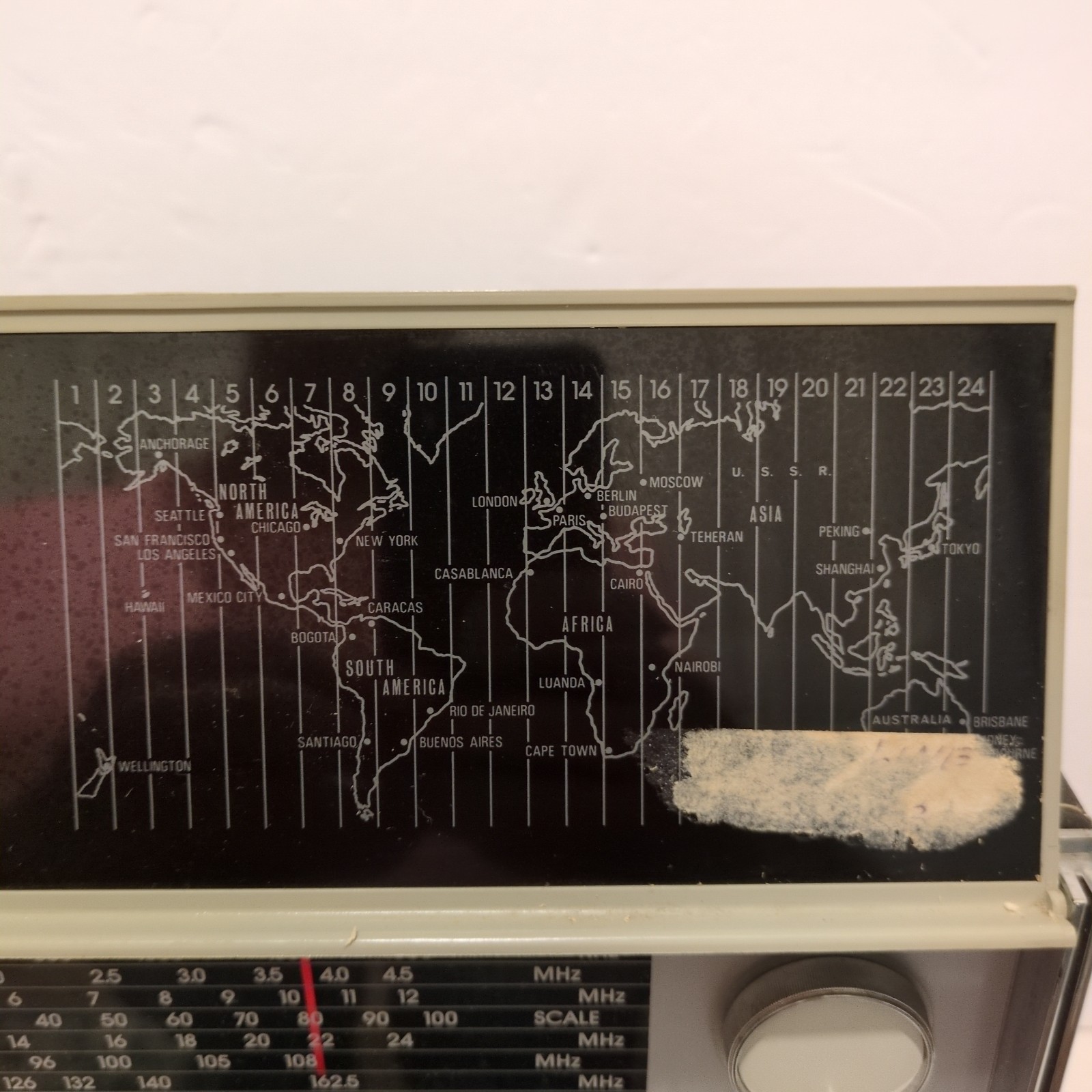Triumph No. 819 Solid State Multi Band World Time Radio Vintage