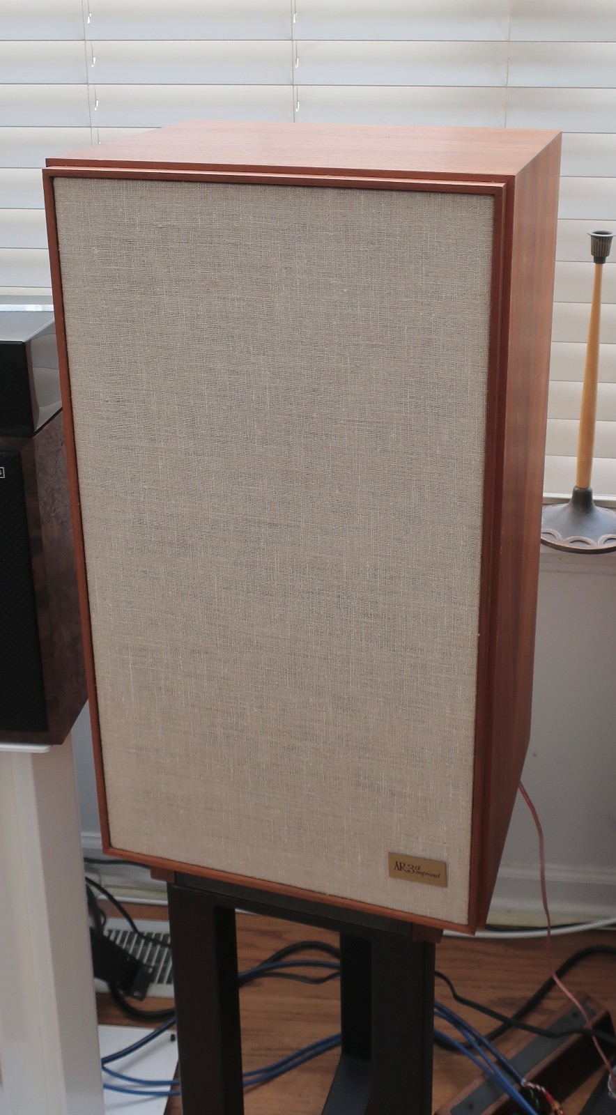 Acoustic Research AR3a Improved European model. Near excellent condition!
