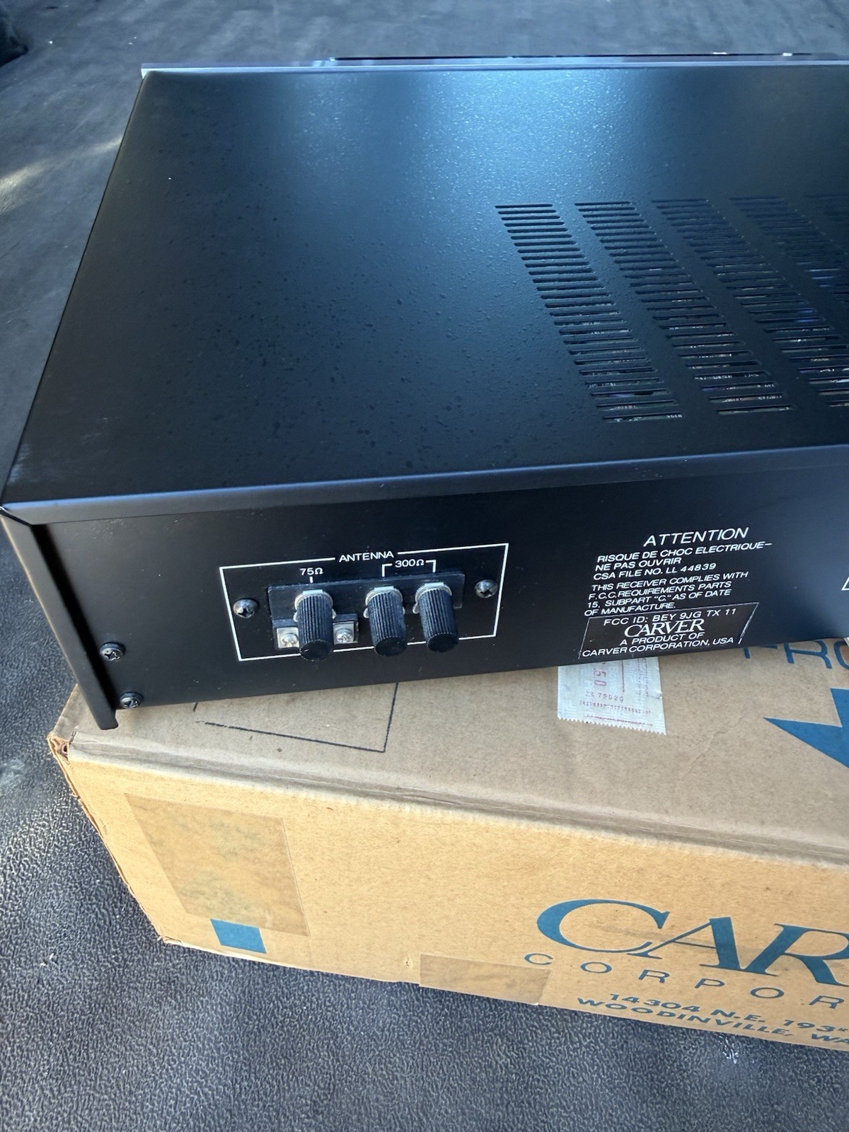 Carver TX-11 Rack Mount Quartz Synthesized Stereo Tuner With Original Box