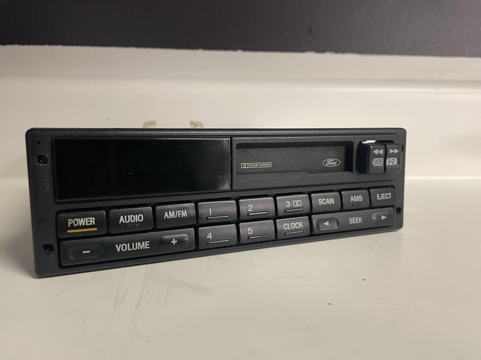1992 – 95 AM/FM Ford Cassette Radio, Ford Escort, Sable, Taurus F43F-19B132-AA