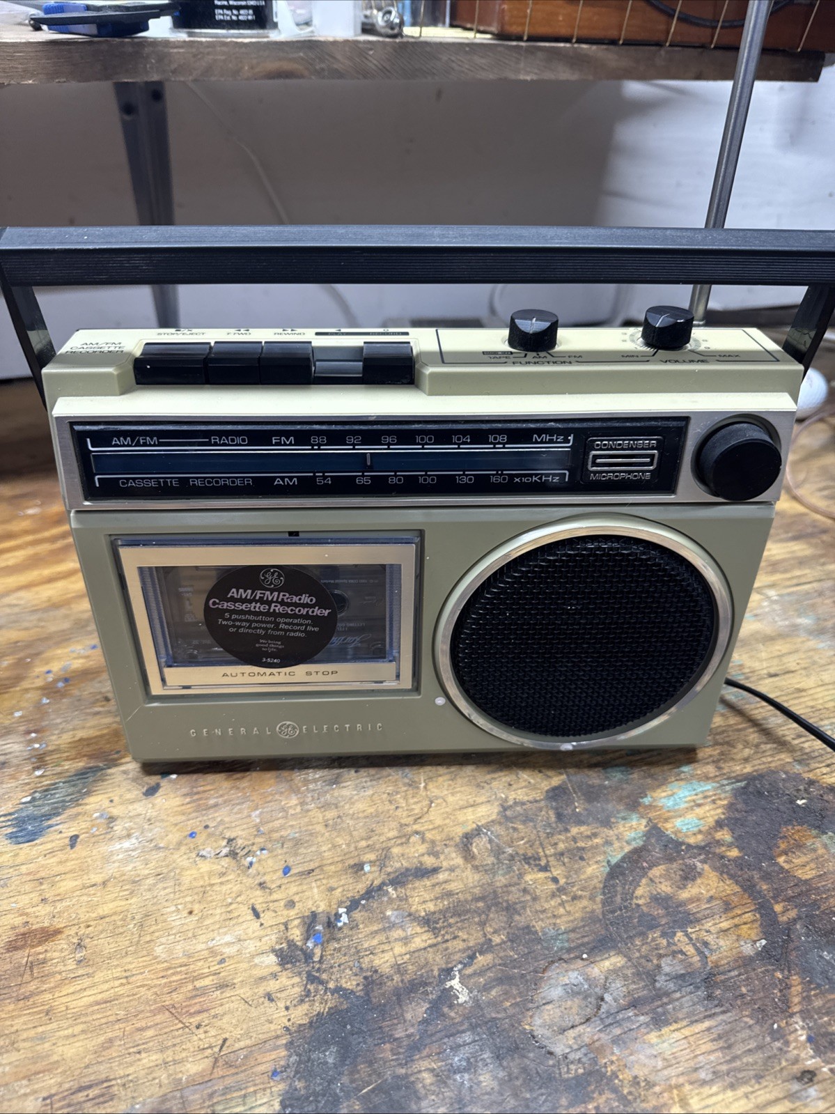1980’s GE General Electric AM/FM Radio Cassette Recorder Model Beige Works !