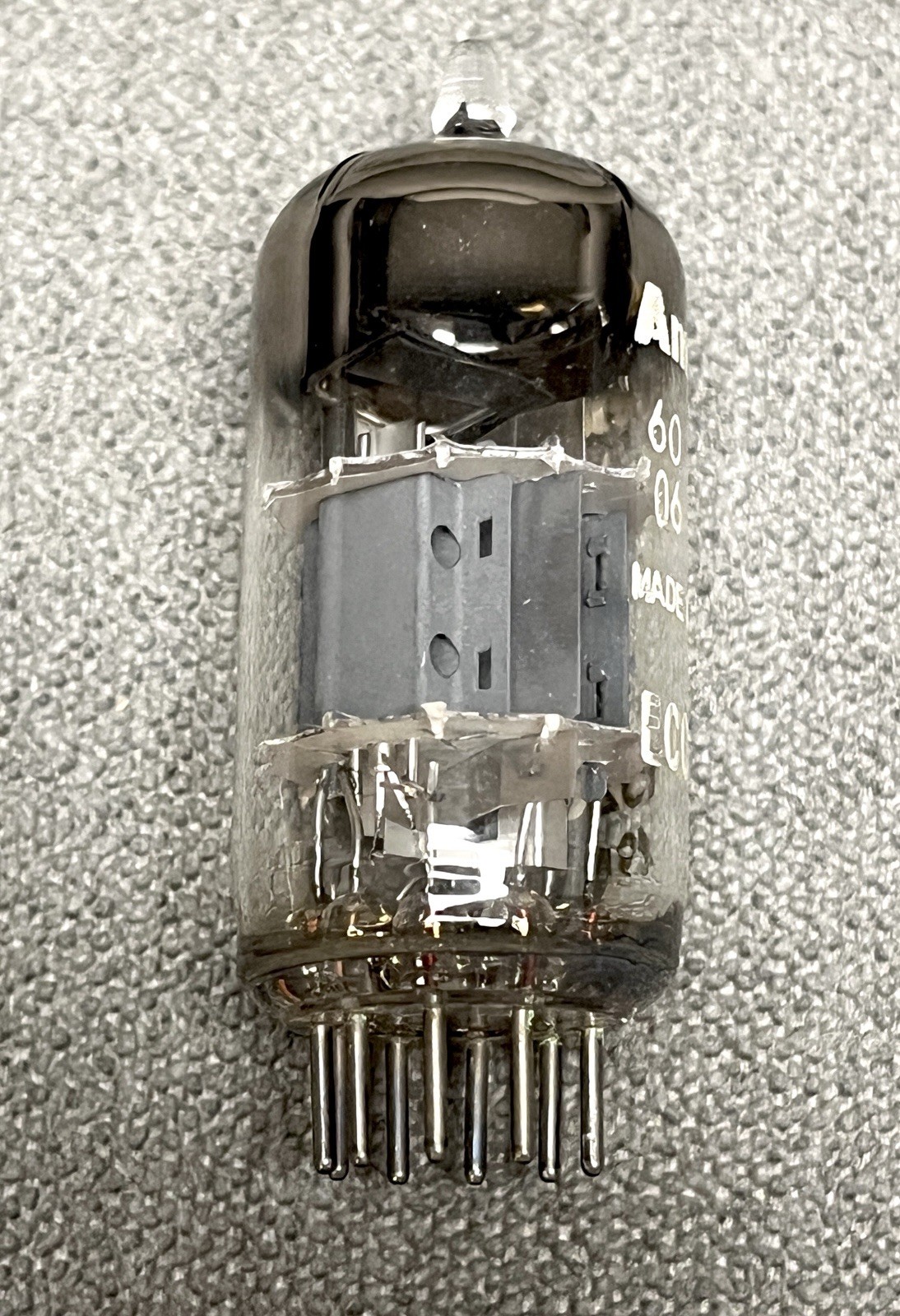 (1) Amperex / Bugle Boy ECC85 / 6AQ8 Dual Triode Tube – Heerlen, Netherlands NOS