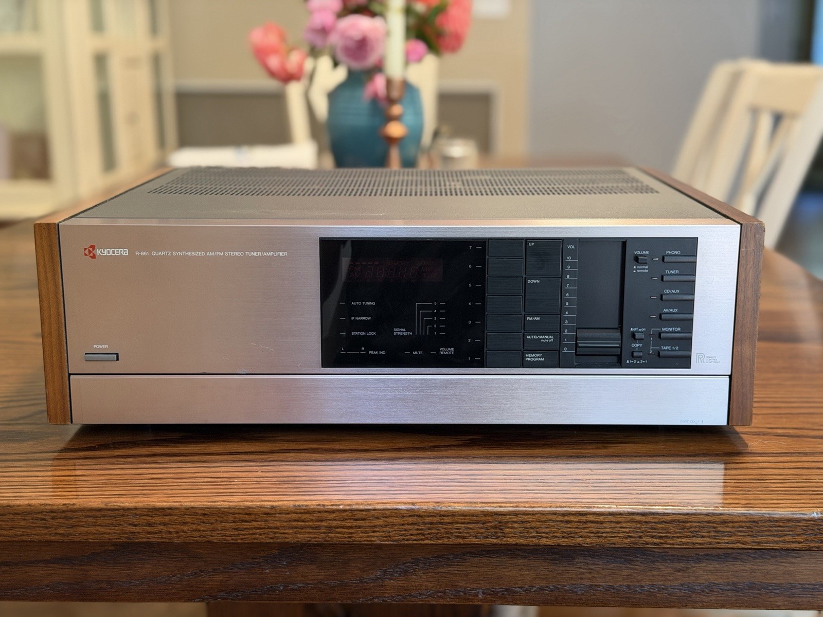 Vintage 1980s Kyocera R-861 Quartz Synthesized AmFm Stereo Tuner Phono Amplifier