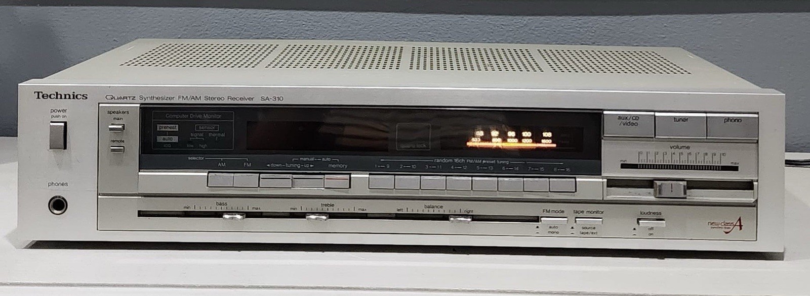 Technics SA-310 Quartz Synthesis AM/FM Stereo Receiver