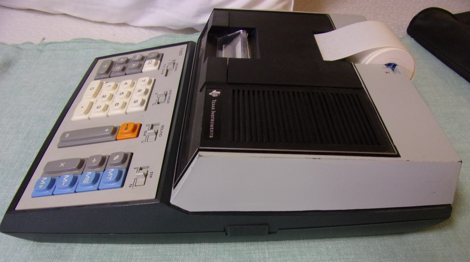 Vintage Collectible 1974 Texas Instruments TI-620 Desktop Calculator WORKS!