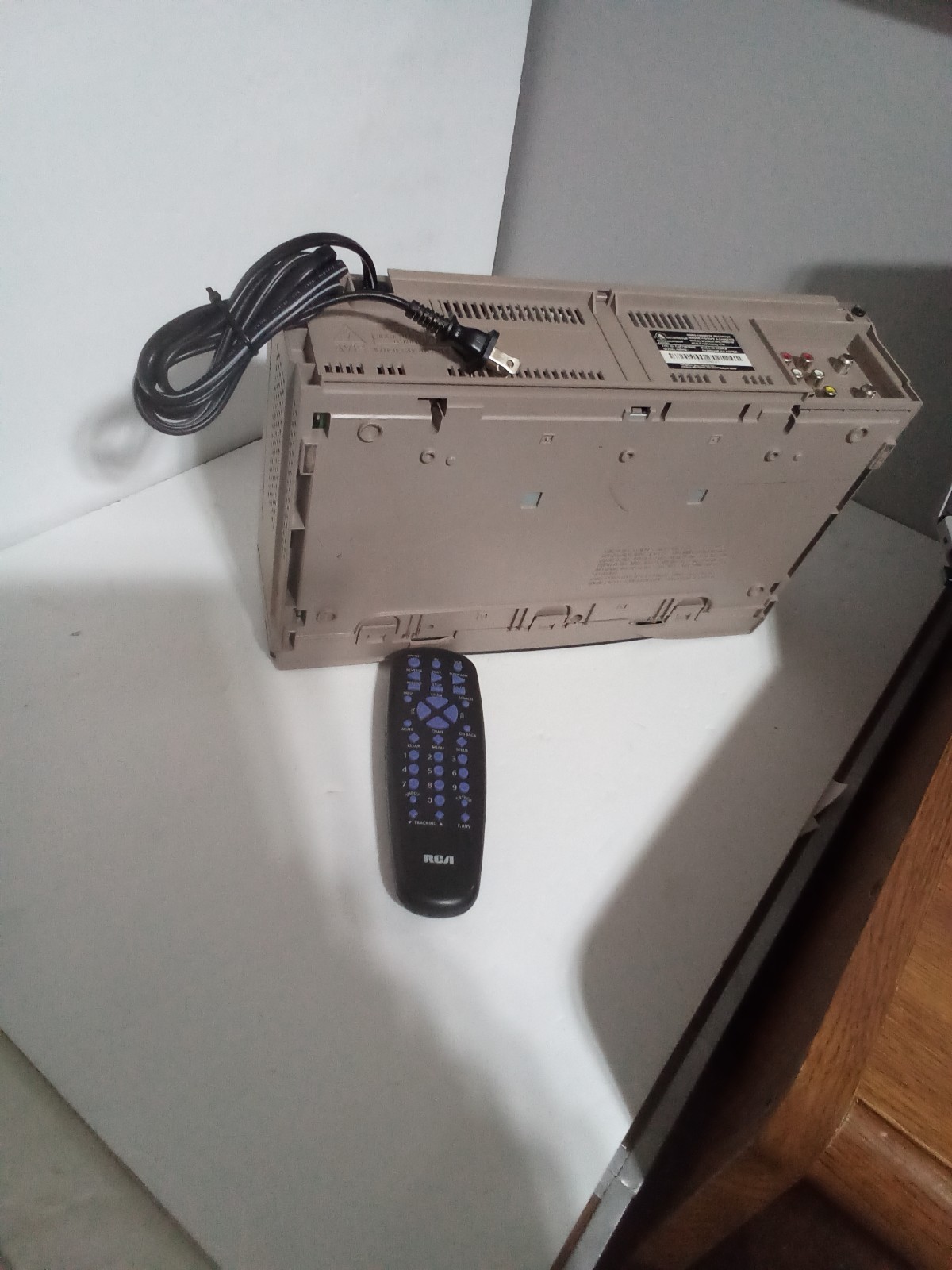 Collectible RCA Model VR637HF 4-Head Mono VHS VCR W/Remote (s)