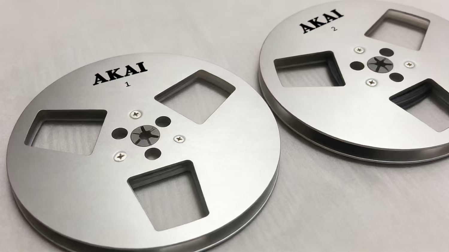 One Pair silvery TAPE REEL Akai 7″ inch Light Metal Aluminum Take Up Reel