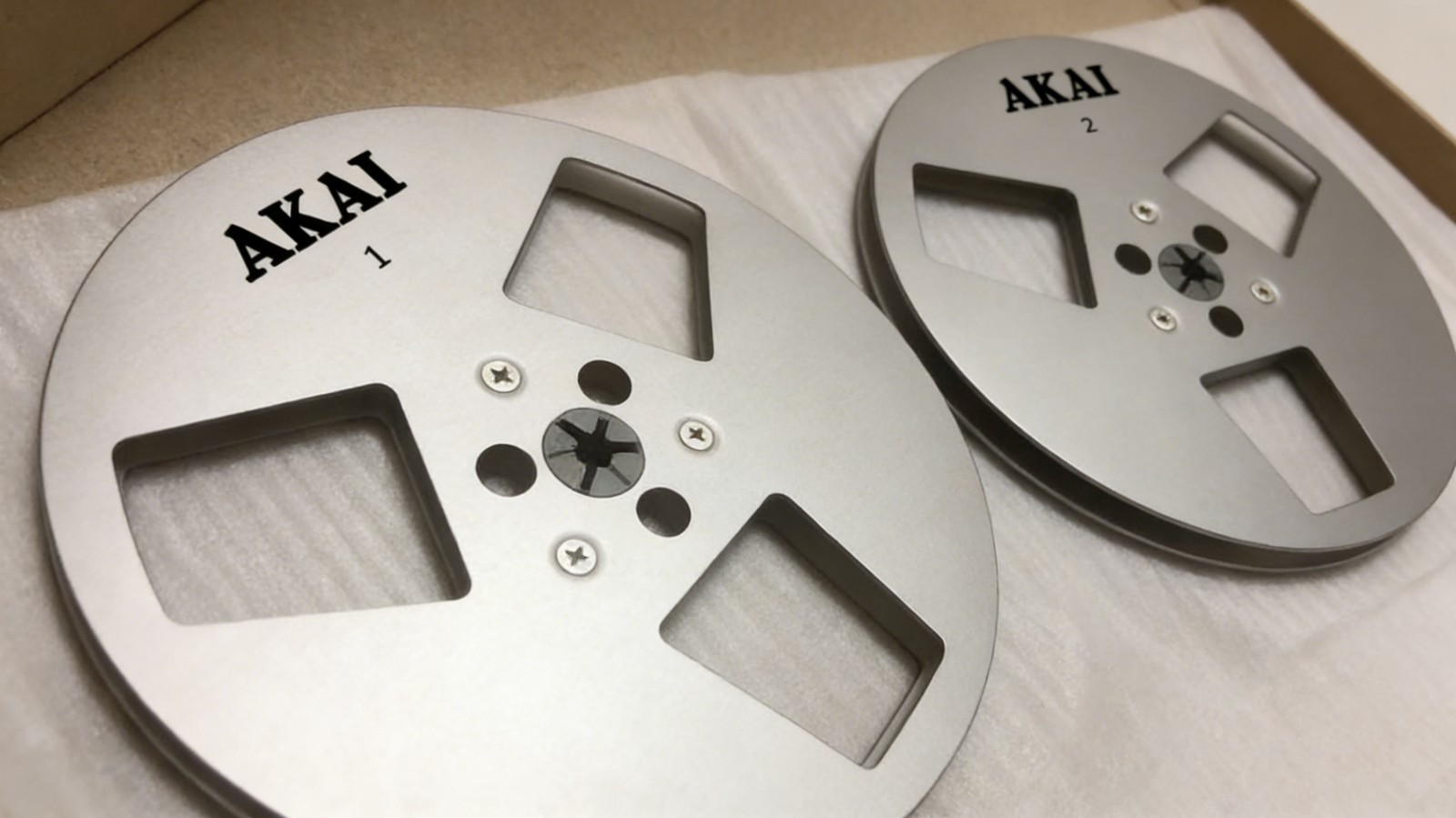 One Pair silvery TAPE REEL Akai 7″ inch Light Metal Aluminum Take Up Reel