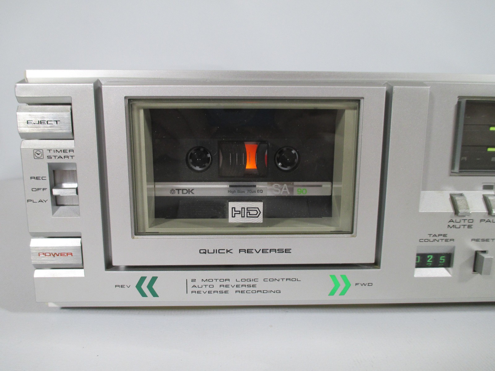 VINTAGE! Akai CS-F33R, Vintage, Stereo Cassette Deck (TURNS ON)