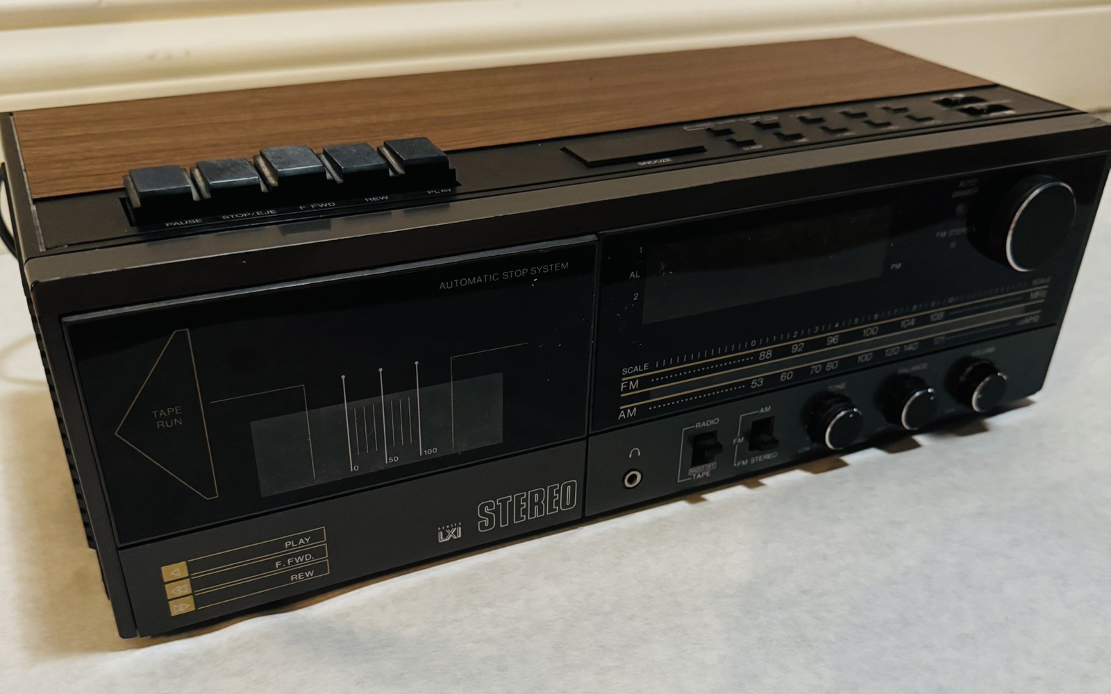 Vintage SEARS LXI SERIES, STEREO CASSETTE, AM/FM Clock Radio Model 667 24288 290