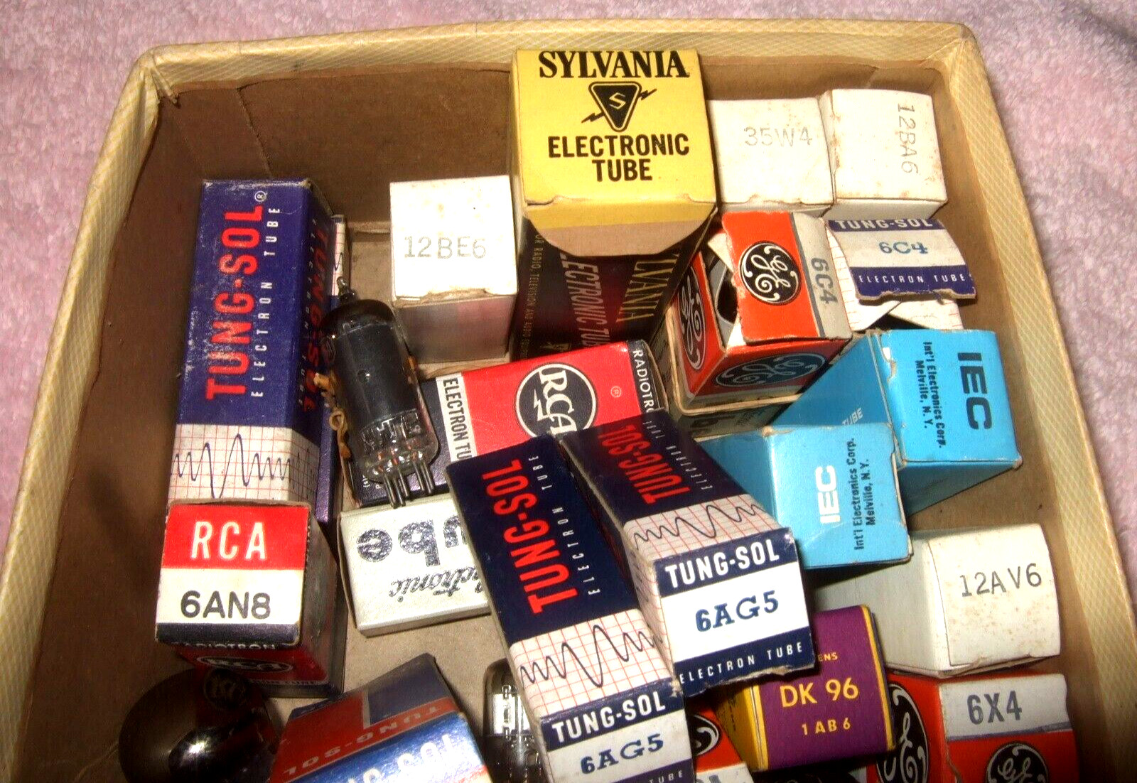 Vacuum Tubes Electron Tubes From Repairman’s Estate Untested