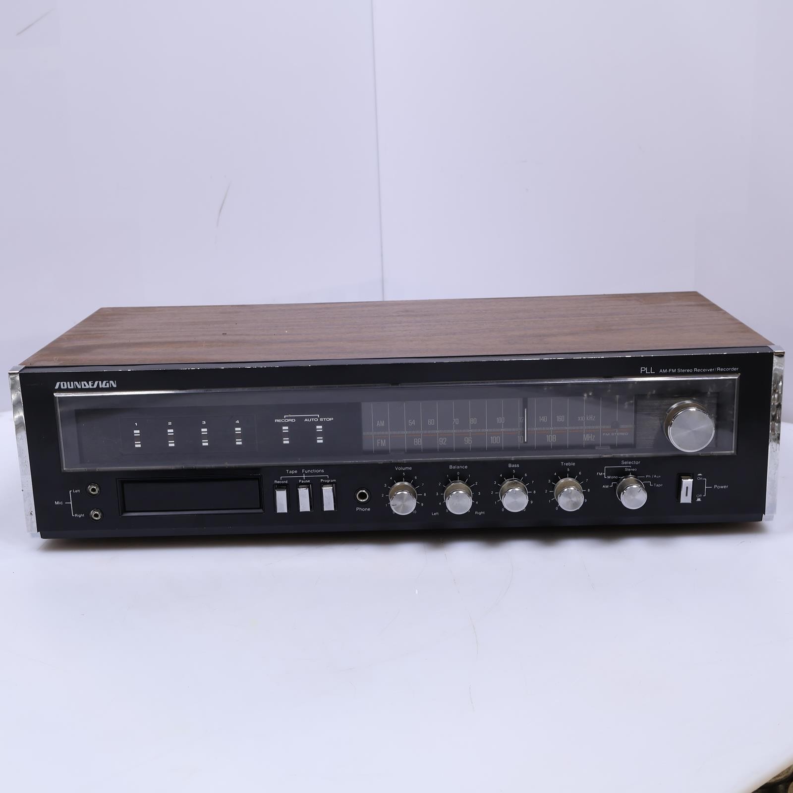 Soundesign 5514 Vintage PLL AM/FM Stereo Receiver/Recorder