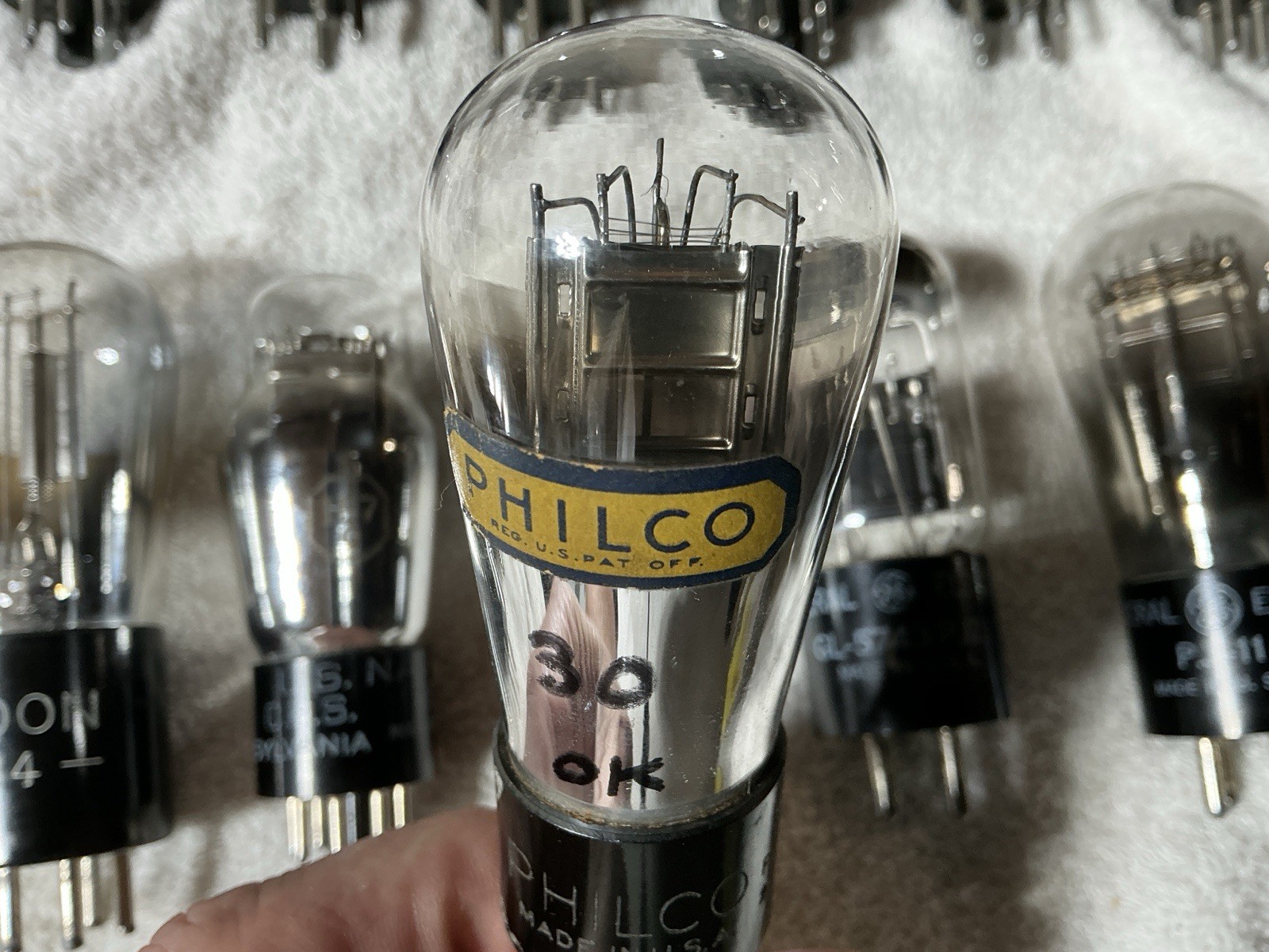 16 Rare Globes & ST Vacuum Tubes Type 17 30 1237 VT-109 5743 C-484 FP-400 PJ-11