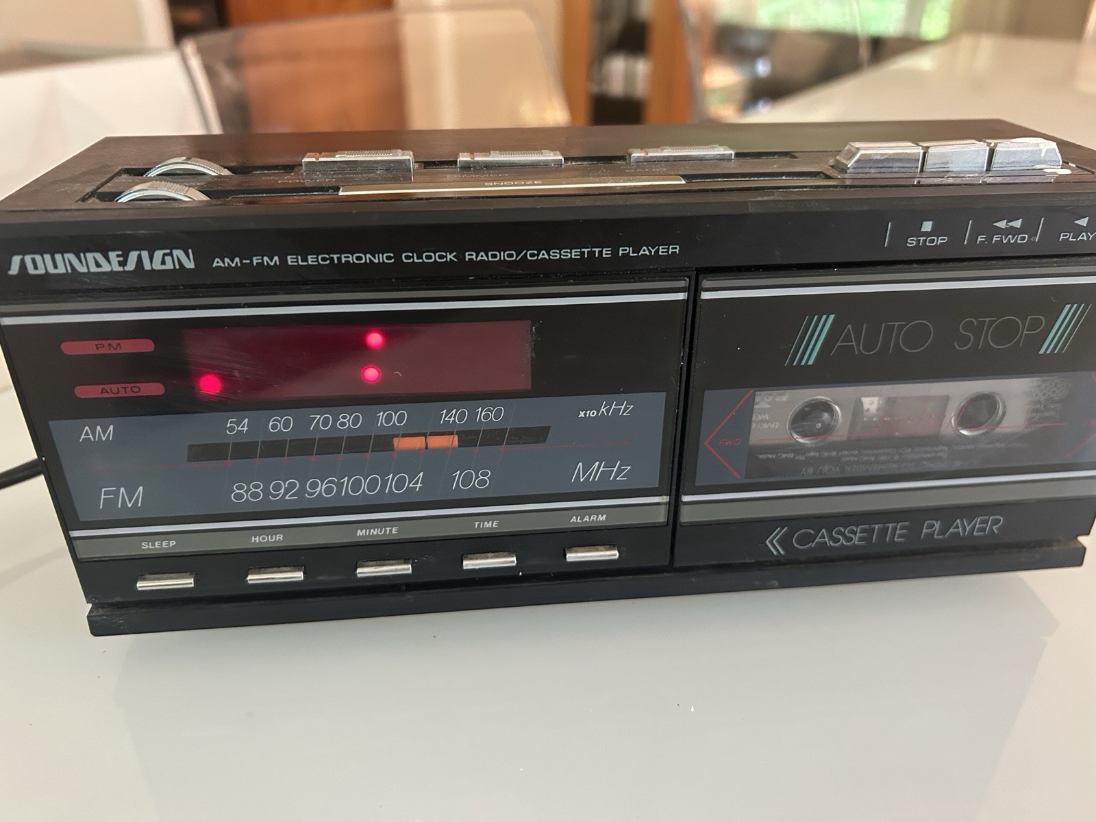 VTG SoundDesign 3838WAL AM FM Electronic Clock Radio Cassette Player Wood Grain