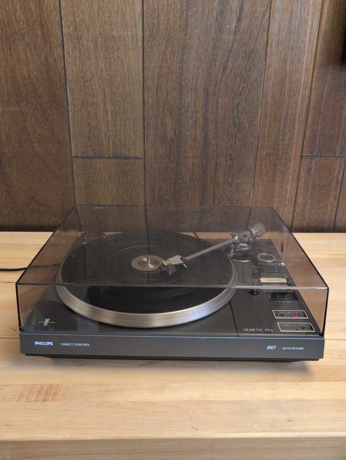 Philips 887 Quartz PLL Rare Vintage Turntable Auto Powers On Spins. Untested