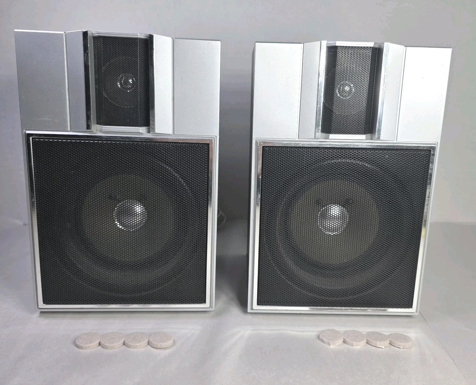 Sears 564. 92822450 2 Way Speaker Set 25 W 8 OHM Made in Japan Gray Tested