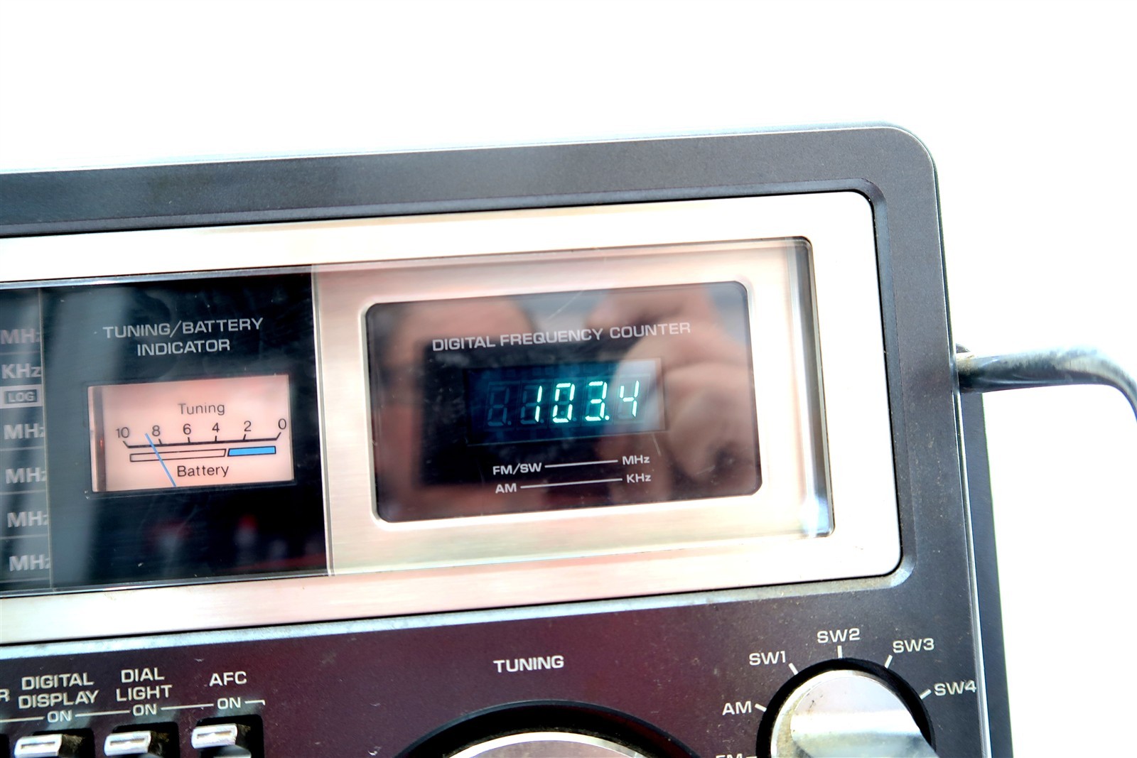 General Electric 7-2990A AM/FM Short Wave Radio Vintage WORKS WITH ISSUES READ