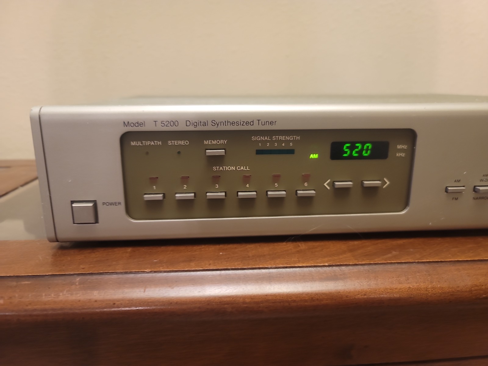 Phase Linear T5200 Digital Synthesized Tuner
