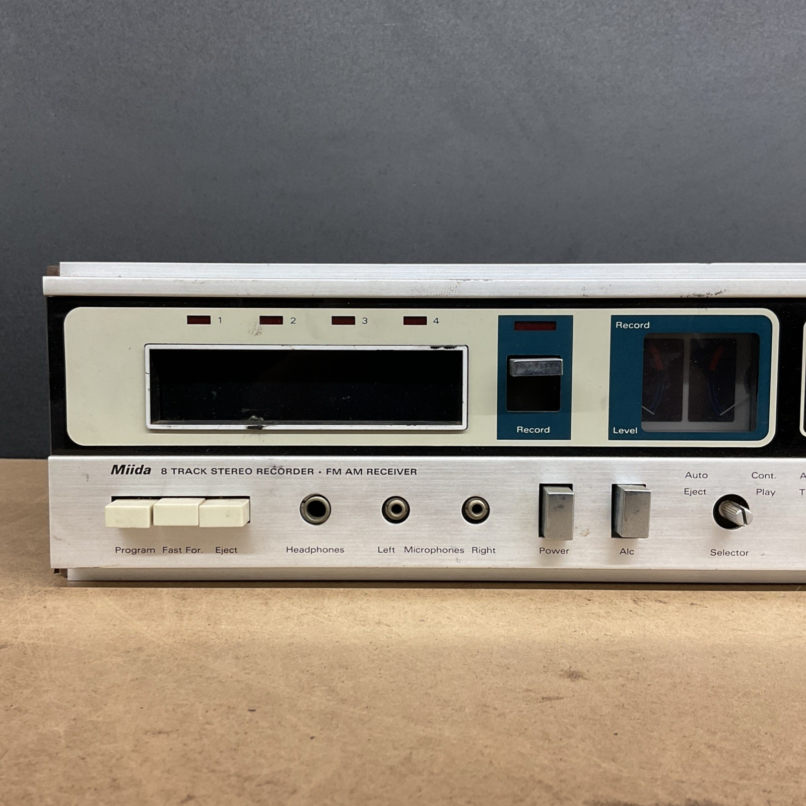 Miida M104 8 Track Stereo Recorder FM AM Receiver – Broken Untested