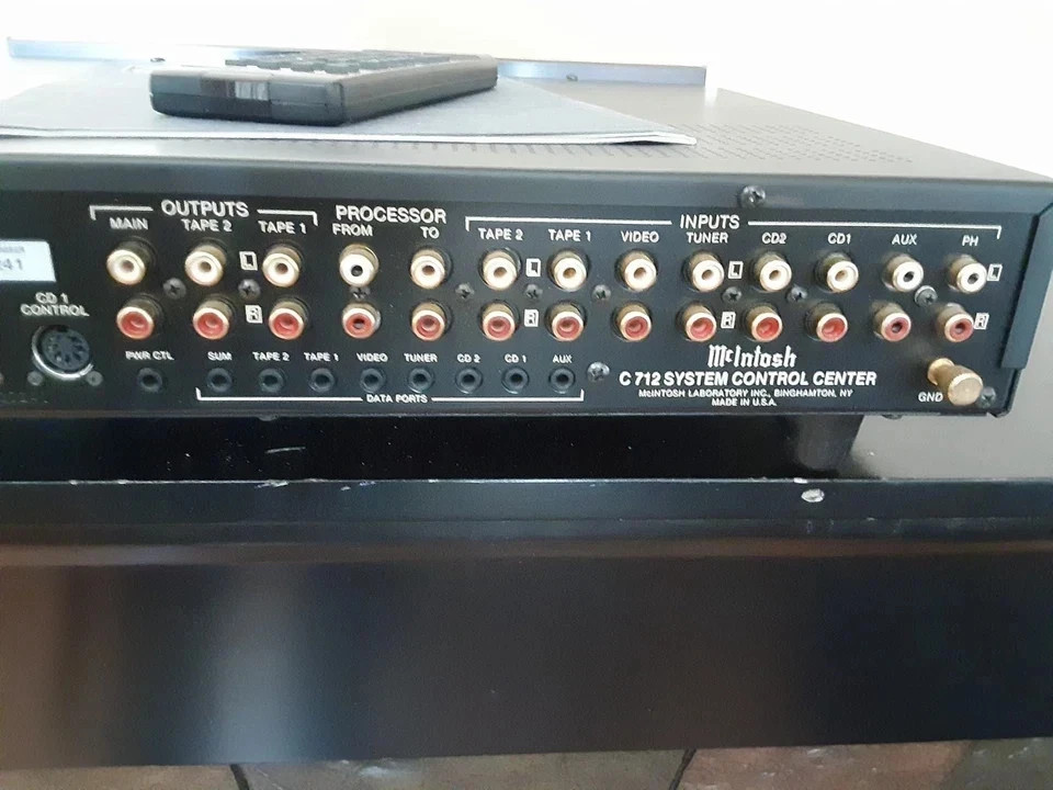 Mcintosh MC712 Preamplifier Preamp Made in the U.S.A with original Remote