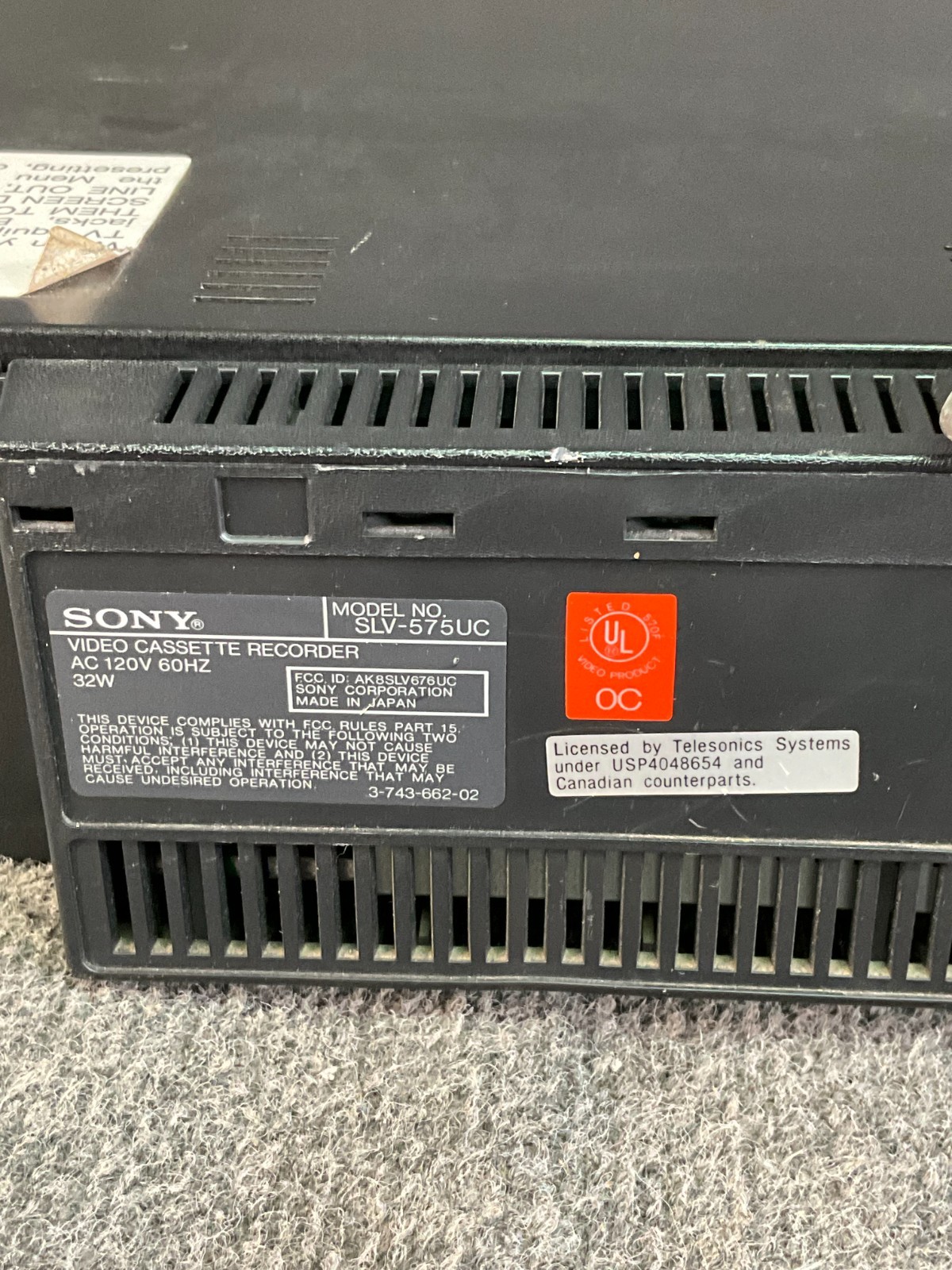 Sony SLV-575UC High Model VHS VCR – For Parts or Repair