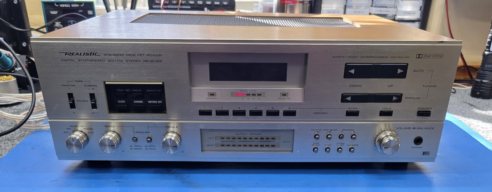 Realistic STA-2200 Mos-Fet Power AM/FM Stereo Receiver PARTS HAS AUDIO READ