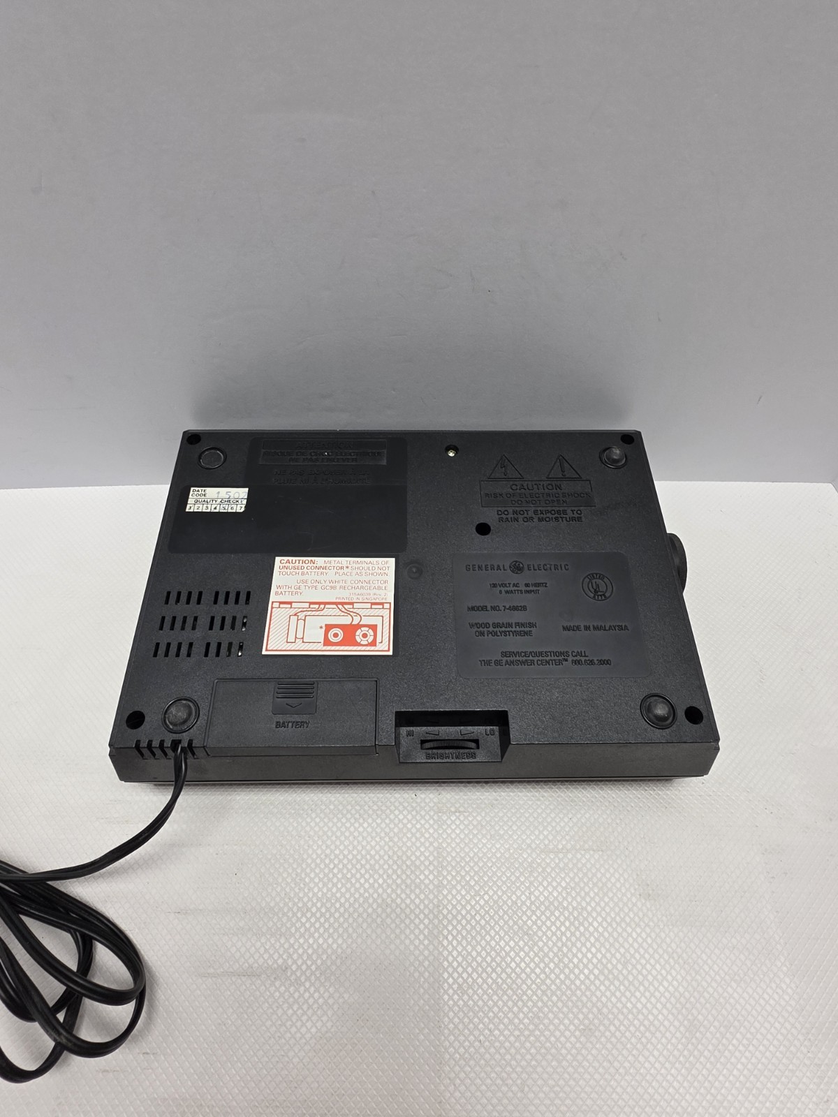 Vintage GE 7-4662B AM FM Clock Radio Electronic Touch Control Woodgrain Alarm
