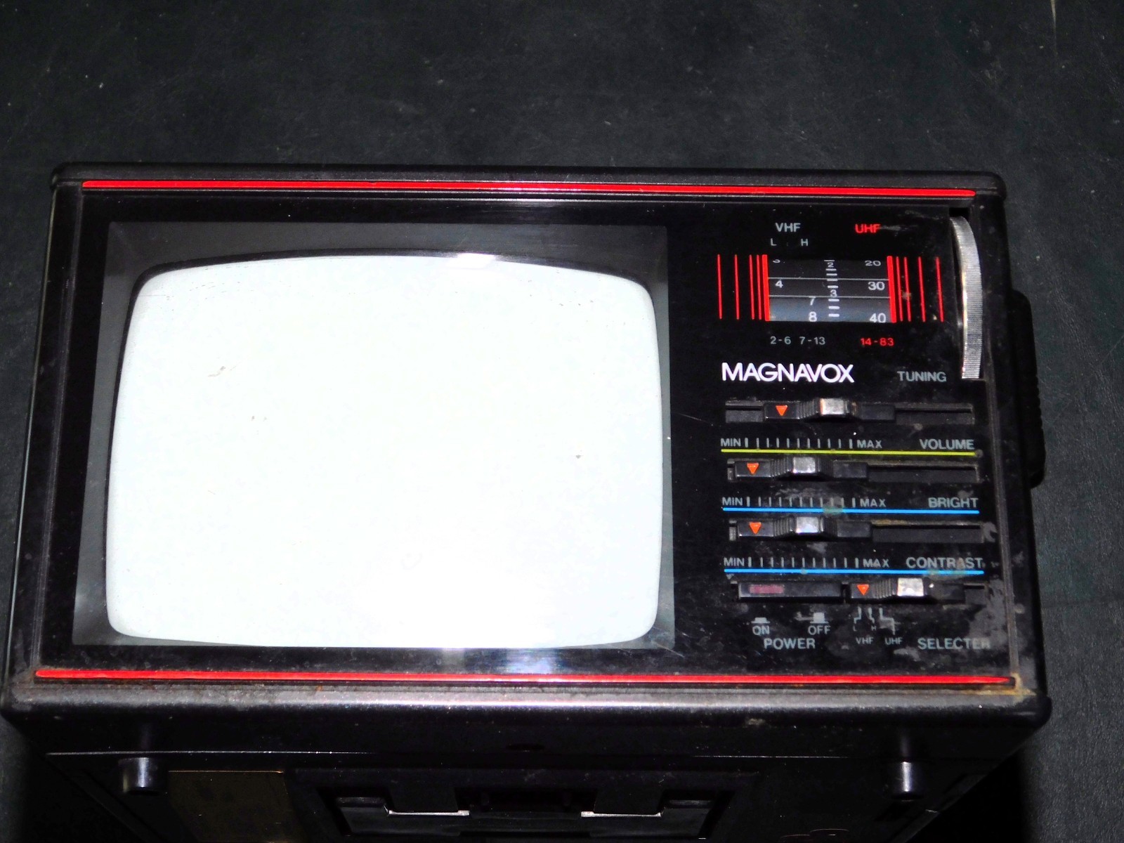 Vintage Magnavox BD 3908 CH02 Portable TV Radio (1989) Power Supply B&W Works!