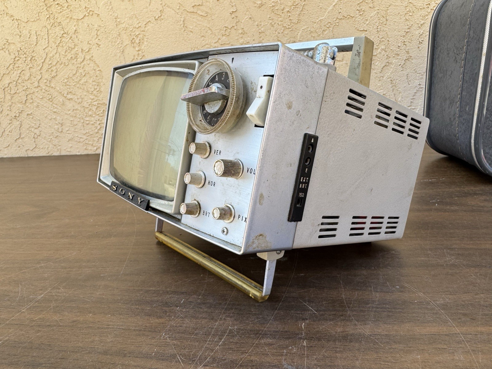 Vintage Sony 5-303W All Transistor Portable Analog Micro TV w/ Case – Japan
