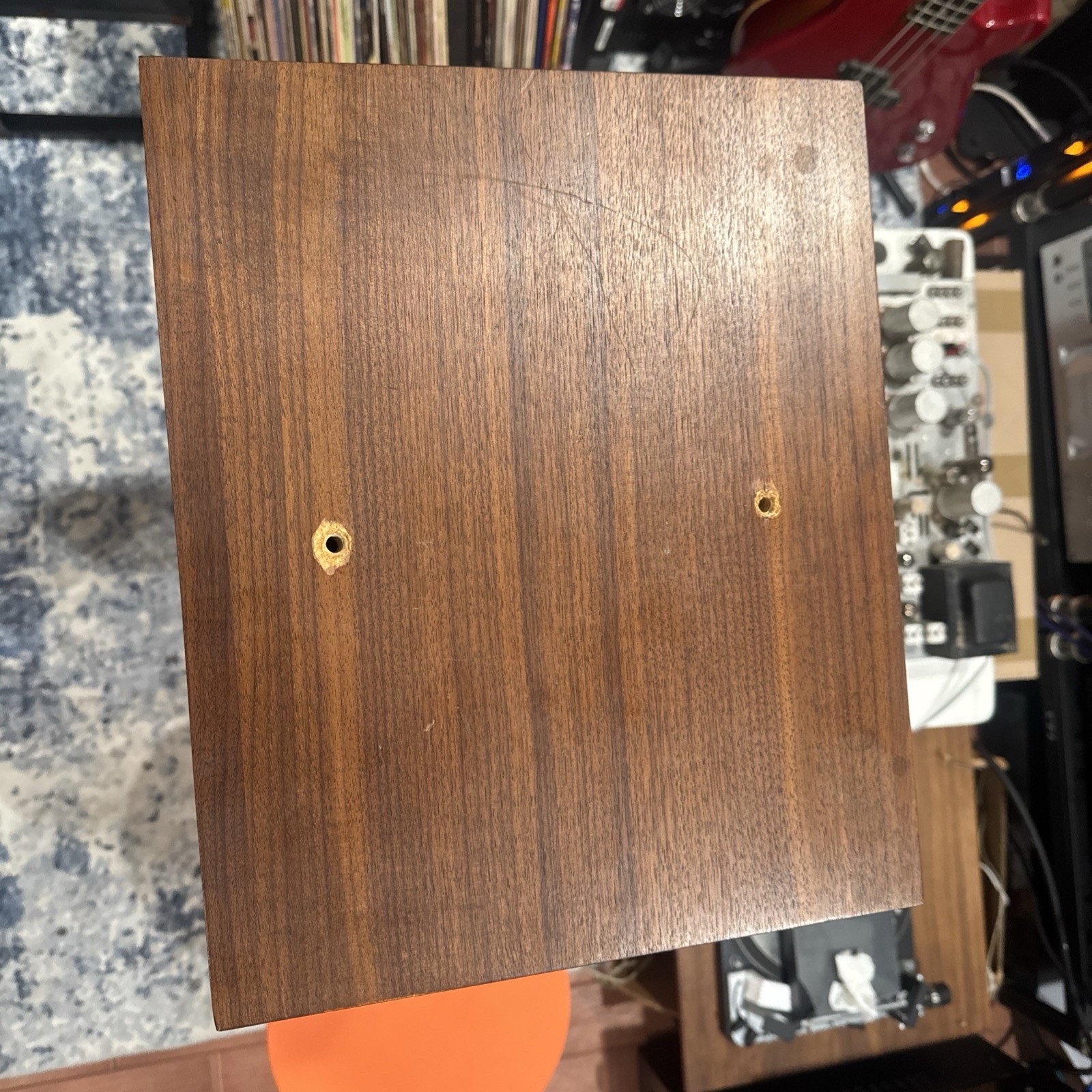 Acoustic Research AR-3a – Close Serial Numbers