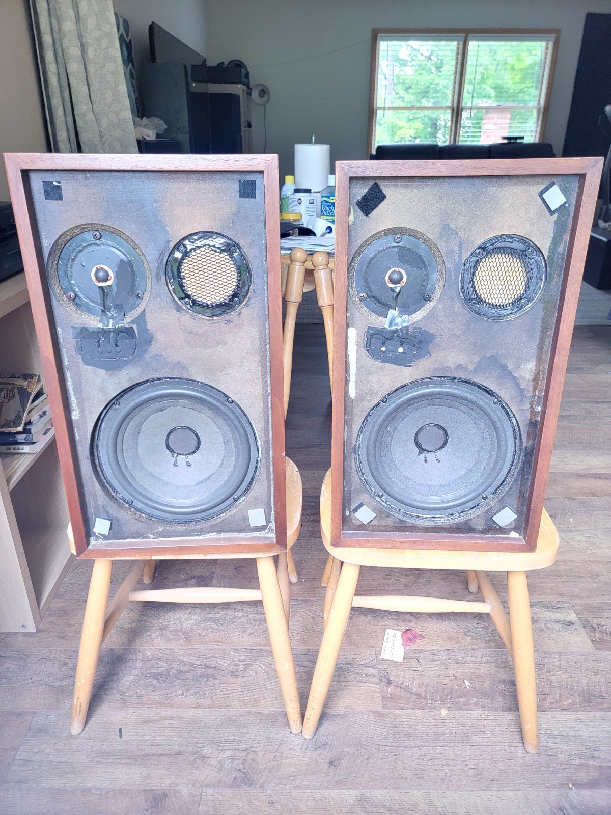 AR2ax Acoustic Research Speakers