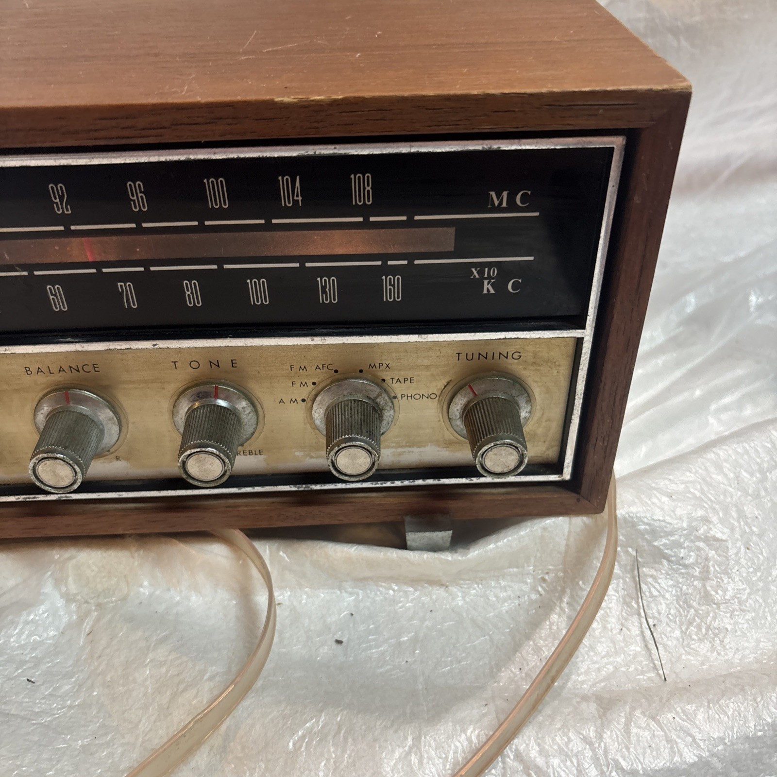 Vintage Peerless Solid State Stereo 8 track Model HSP-25 Am/Fm (Powers On)