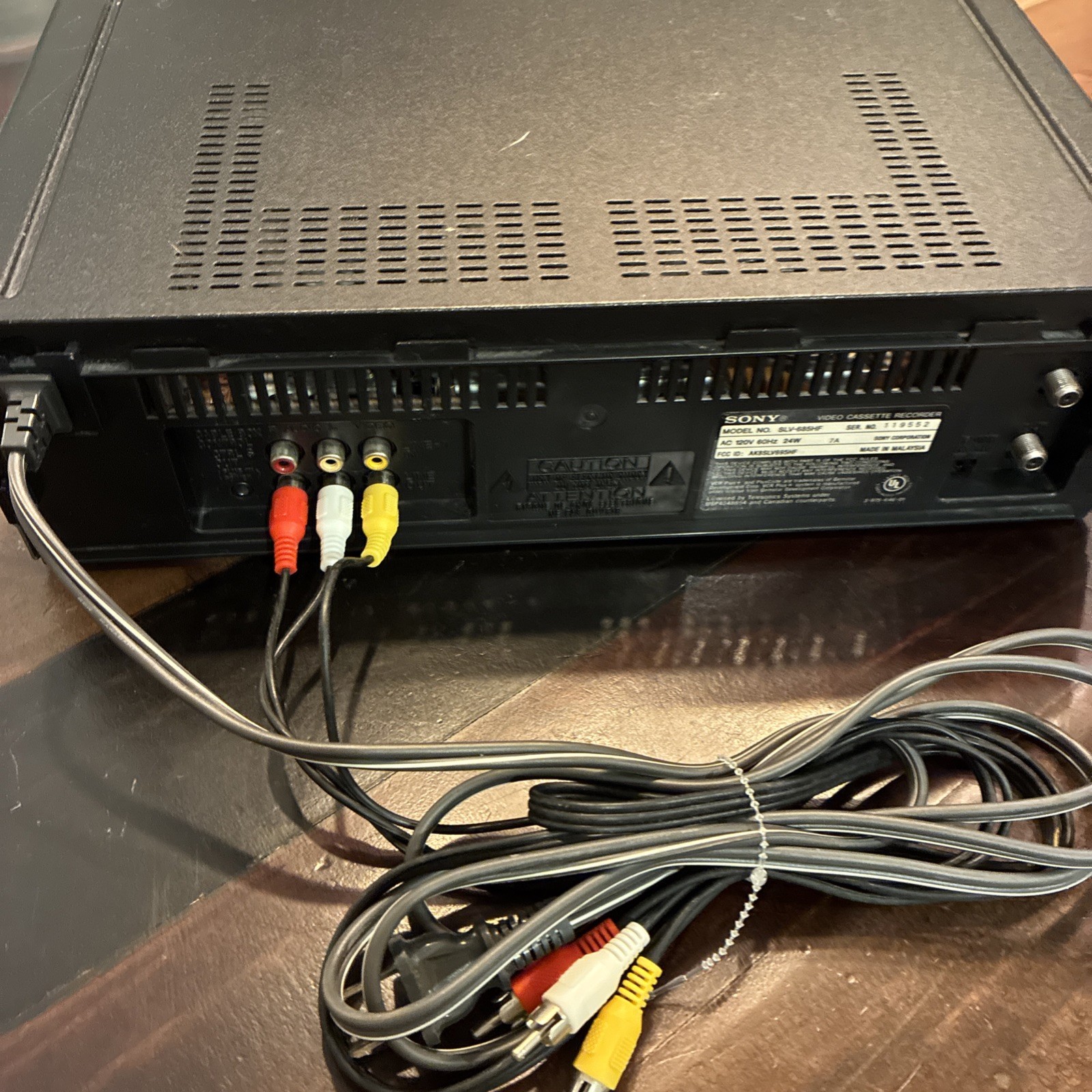 Sony SLV-685HF 4-Head HiFi Stereo VHS Video Cassette Player-**Tested-No Remote**